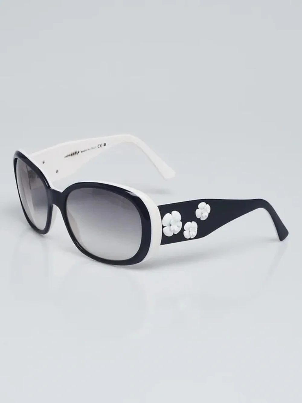 Rare NWT Chanel Blue/White 5113 c. 974/11 Sunglasses Camilla Flowers/CC Logo.